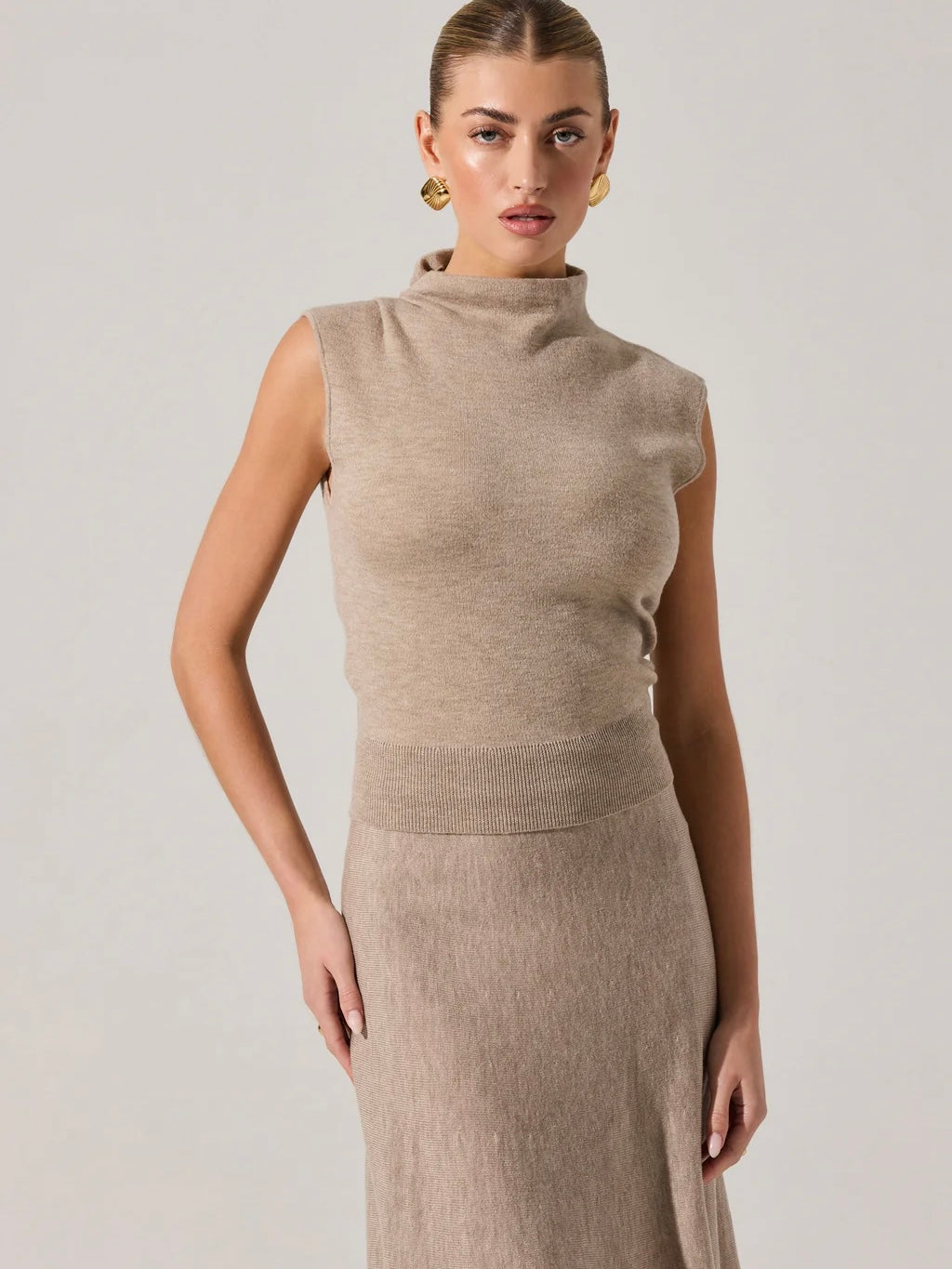 Deora Sleeveless Mock Neck Sweater