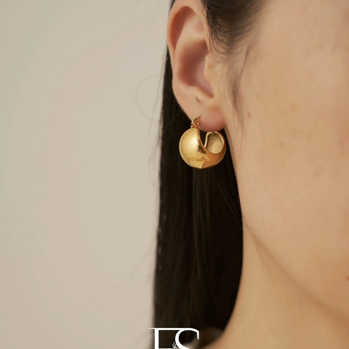 18k Gold Round Circle Dangle Earring