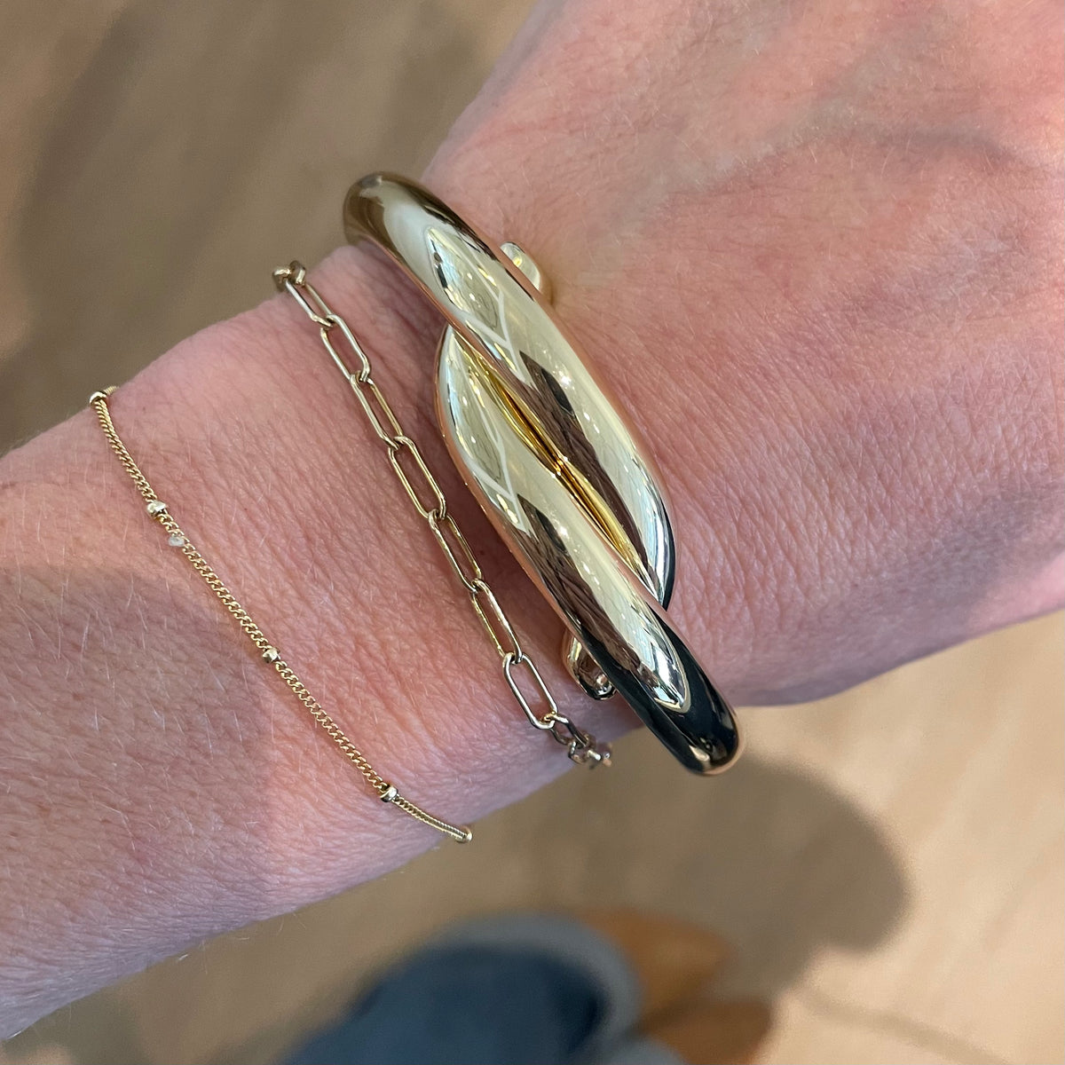 Wavy Twist Metal Hinged Bracelet