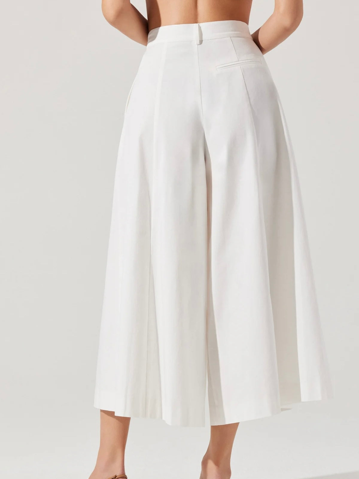 パンツ OHOTORO Culotte Pants White パンツ OHOTORO Culotte Pants White Vince - Optic White