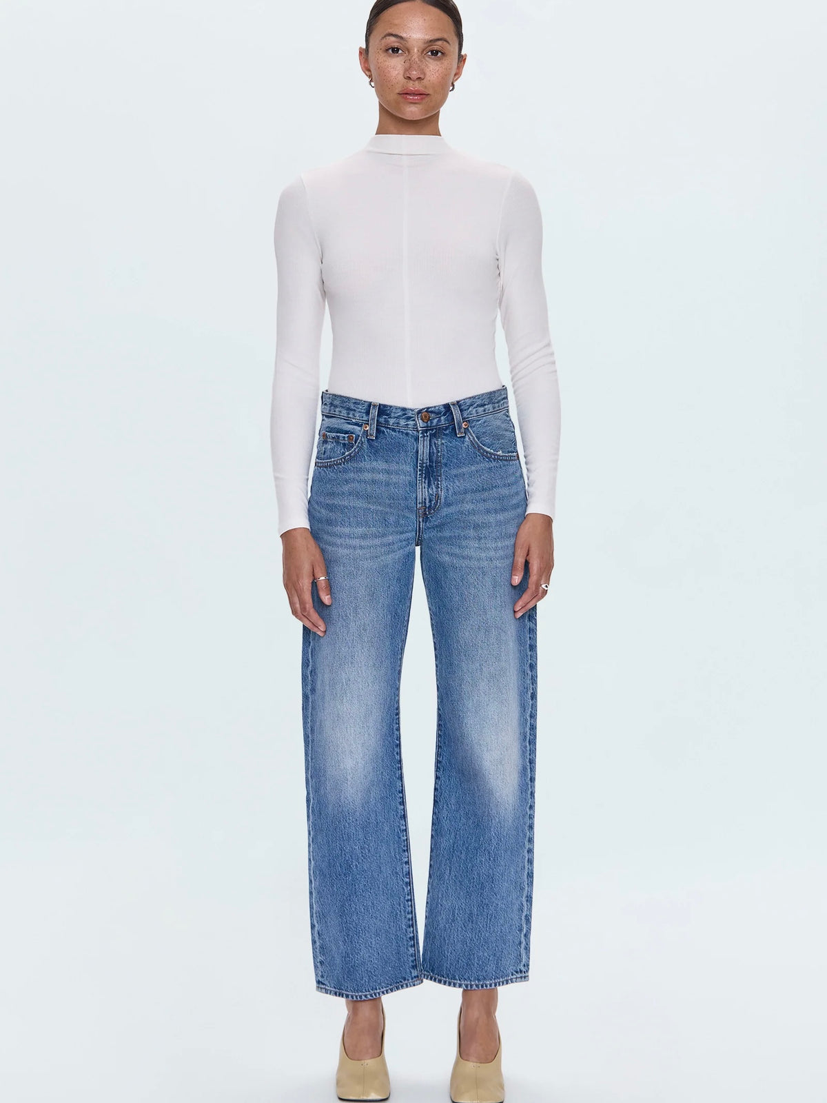 Lexi Mid Rise Bowed Straight Jean-Metropolist